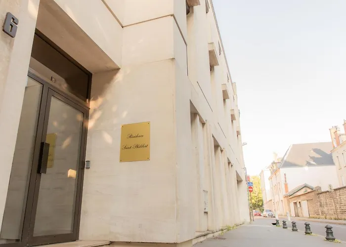 Suite Romanee 6 Personnes Vue Cathedrale 2 Places De Parking