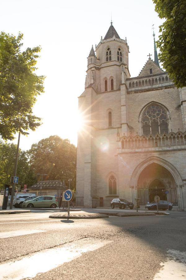 Romanee 6 Personnes Vue Cathedrale 2 Places De Parking * Dijon